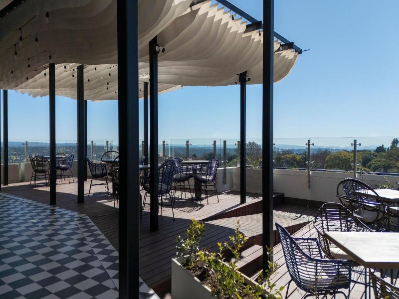 One Rosebank Executive Apartment Hotel image