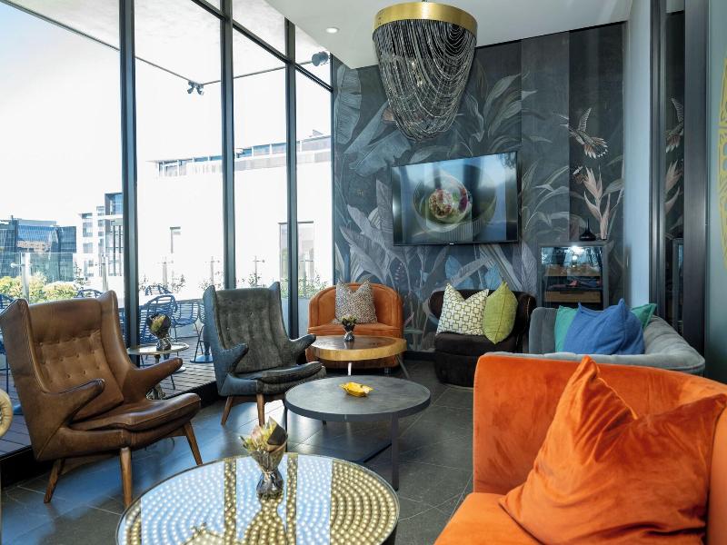 One Rosebank Executive Apartment Hotel image