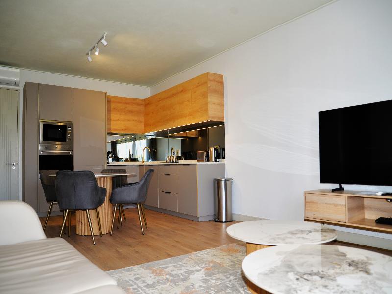 One Rosebank Executive Apartment Hotel image