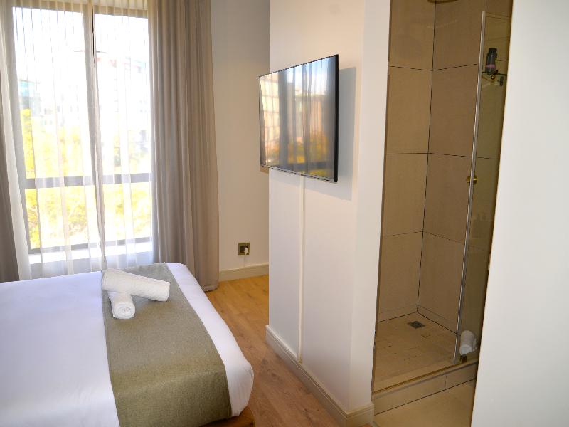 One Rosebank Executive Apartment Hotel image