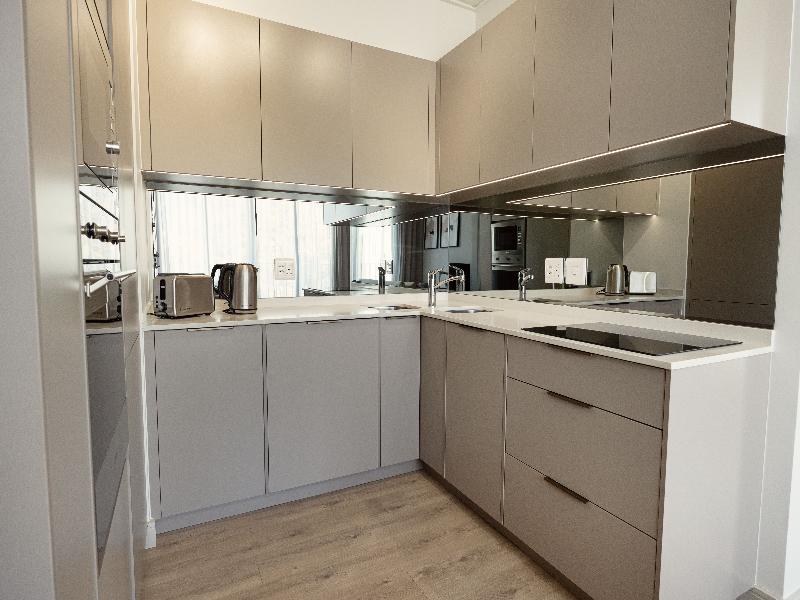 One Rosebank Executive Apartment Hotel image