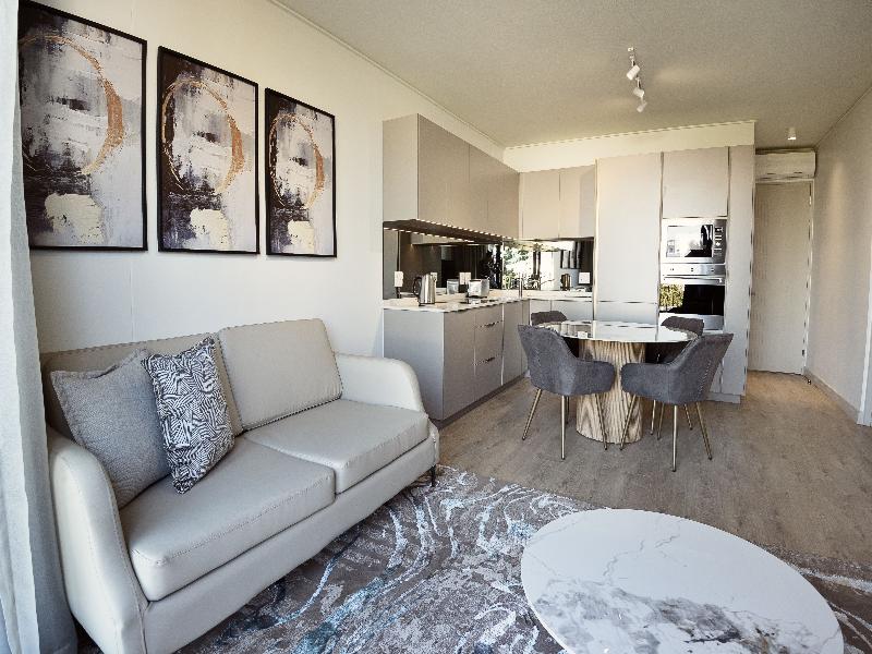 One Rosebank Executive Apartment Hotel image