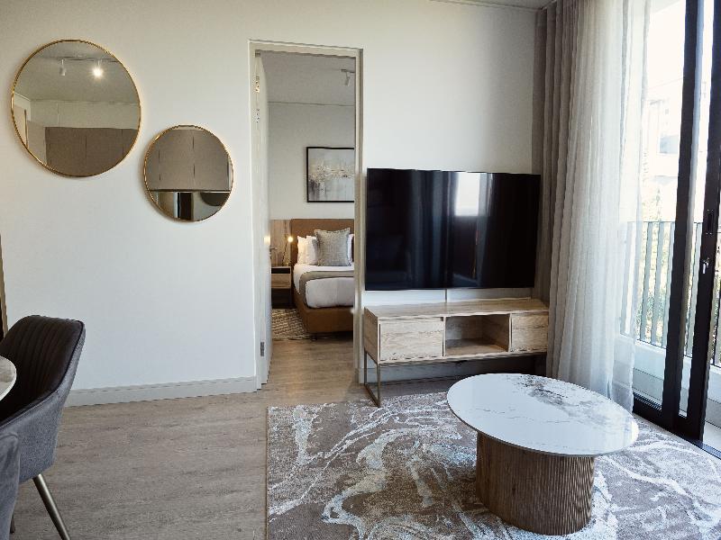 One Rosebank Executive Apartment Hotel image