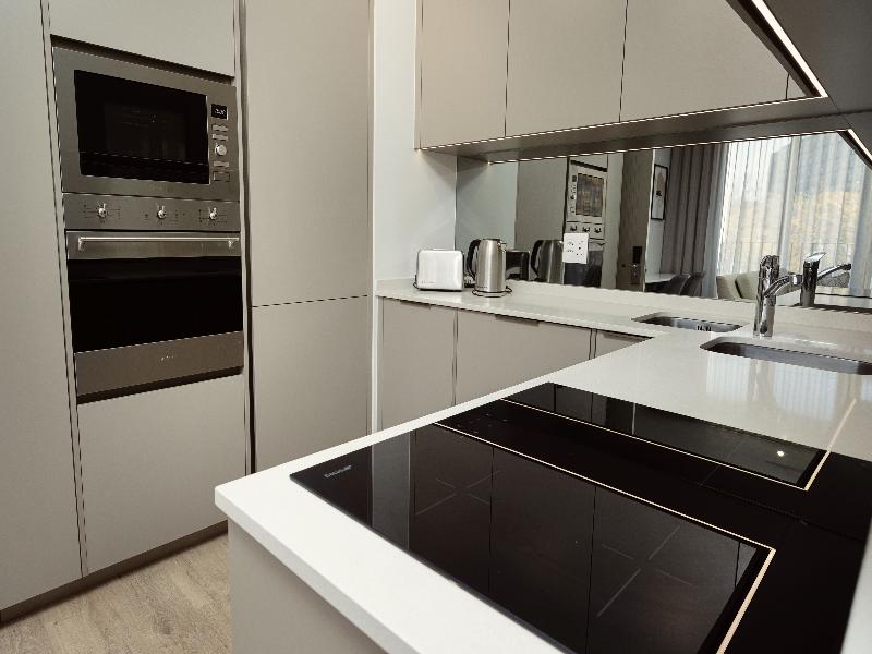 One Rosebank Executive Apartment Hotel image