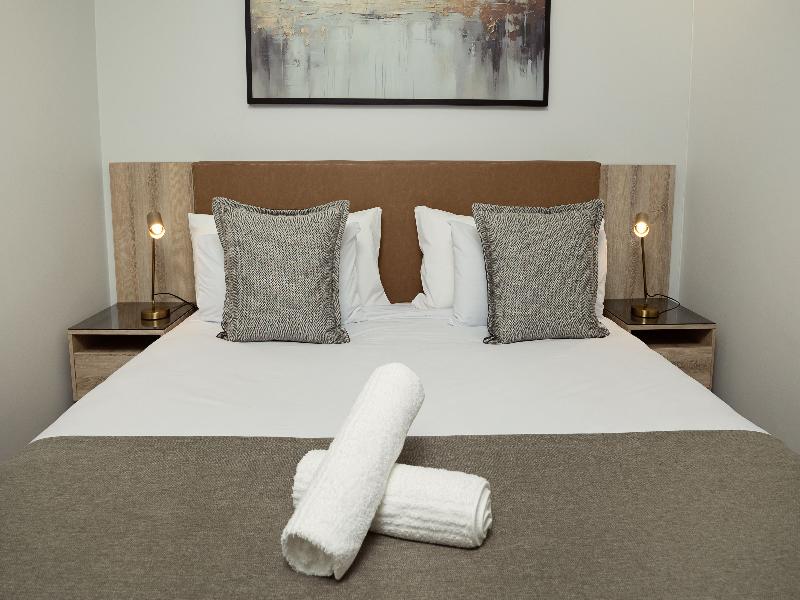 One Rosebank Executive Apartment Hotel image
