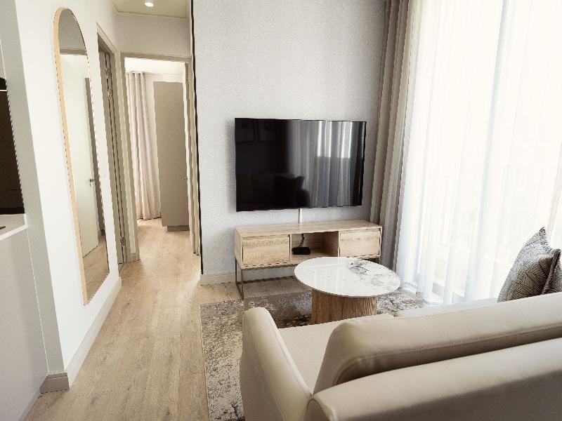 One Rosebank Executive Apartment Hotel image