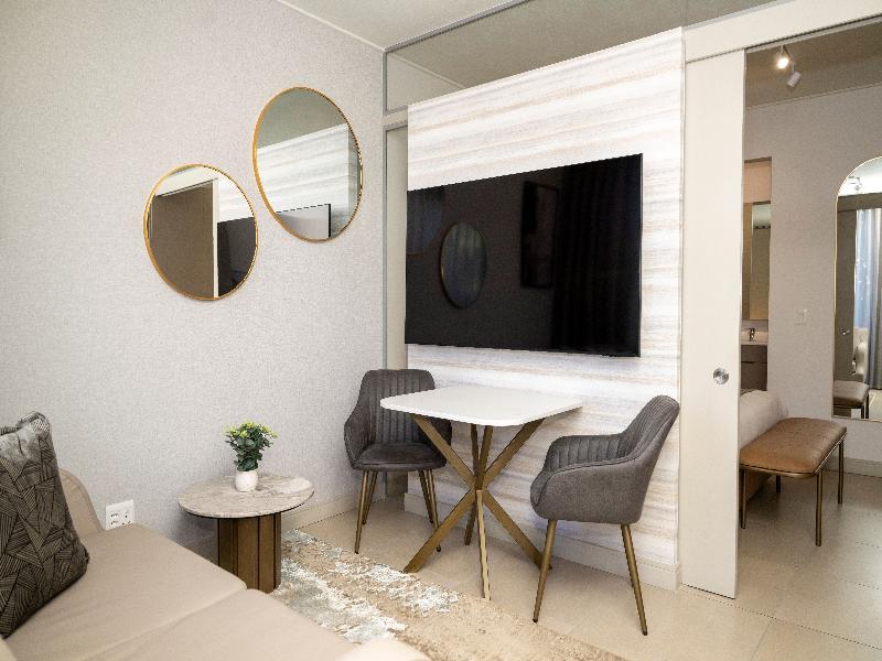 One Rosebank Executive Apartment Hotel image