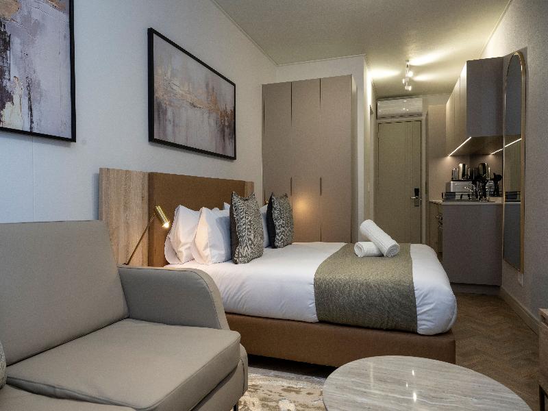 One Rosebank Executive Apartment Hotel image