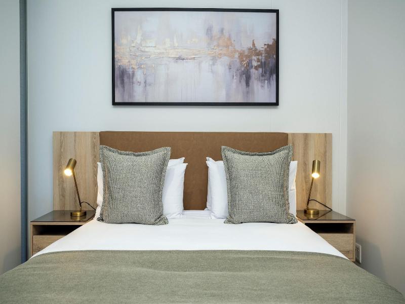 One Rosebank Executive Apartment Hotel image
