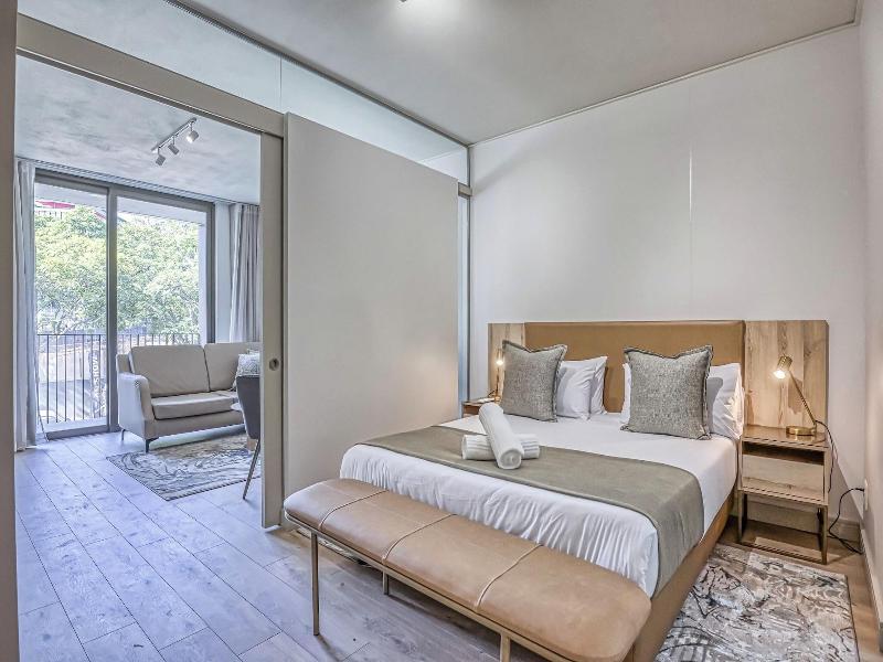 One Rosebank Executive Apartment Hotel image