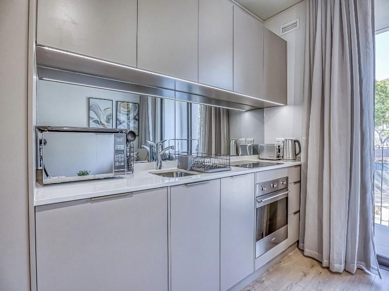 One Rosebank Executive Apartment Hotel image