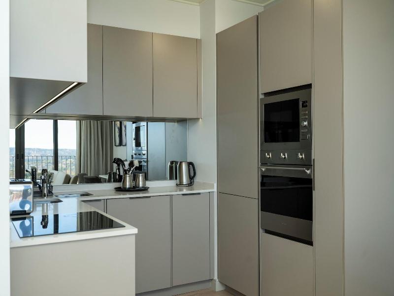 One Rosebank Executive Apartment Hotel image
