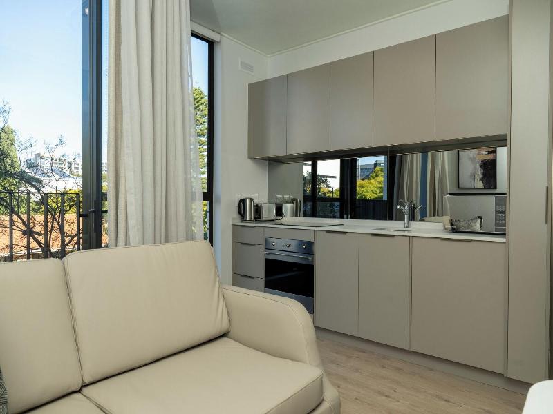 One Rosebank Executive Apartment Hotel image