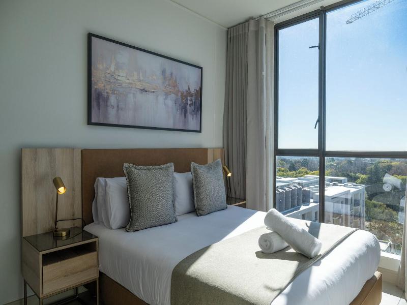 One Rosebank Executive Apartment Hotel image