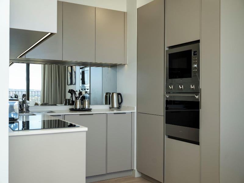 One Rosebank Executive Apartment Hotel image