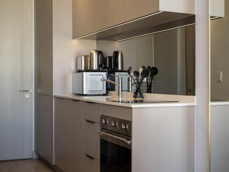 One Rosebank Executive Apartment Hotel image