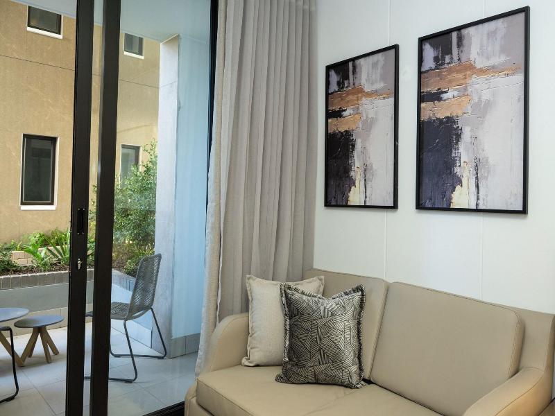 One Rosebank Executive Apartment Hotel image