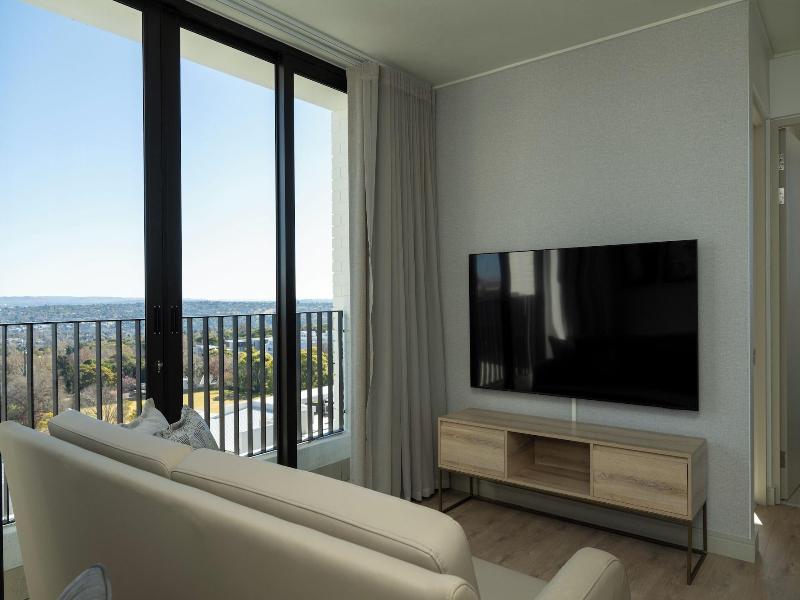 One Rosebank Executive Apartment Hotel image