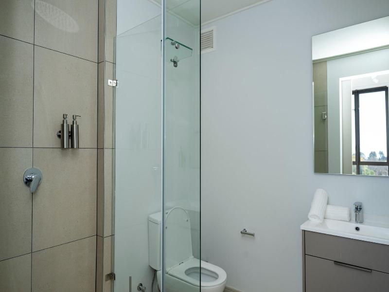 One Rosebank Executive Apartment Hotel image