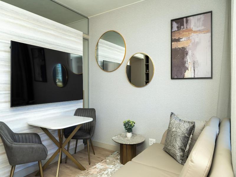 One Rosebank Executive Apartment Hotel image