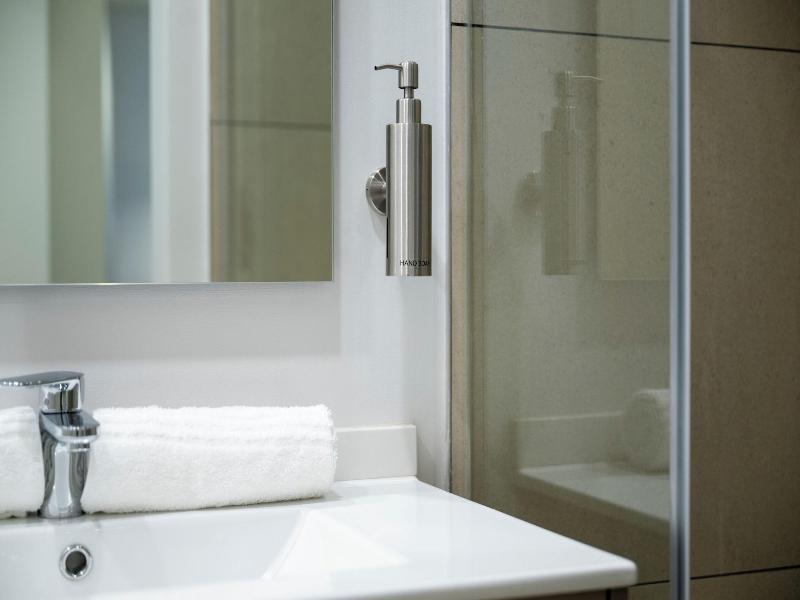 One Rosebank Executive Apartment Hotel image
