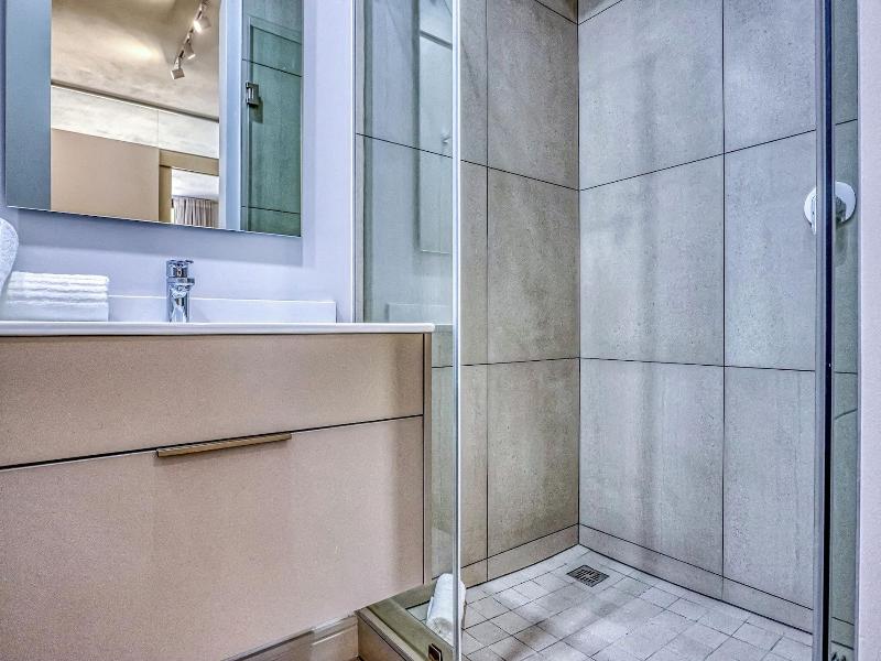 One Rosebank Executive Apartment Hotel image