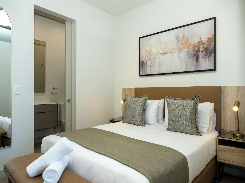 One Rosebank Executive Apartment Hotel image