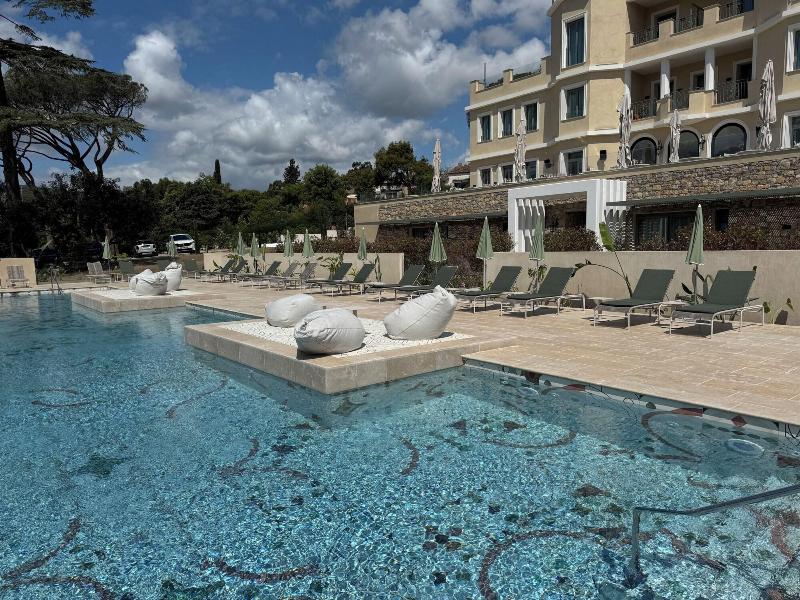 Hotel Chateau Rose image