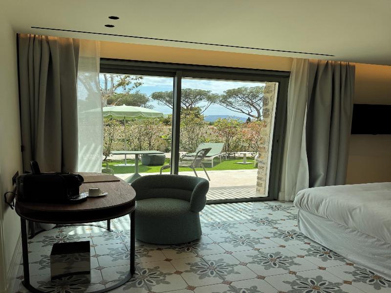 Hotel Chateau Rose image