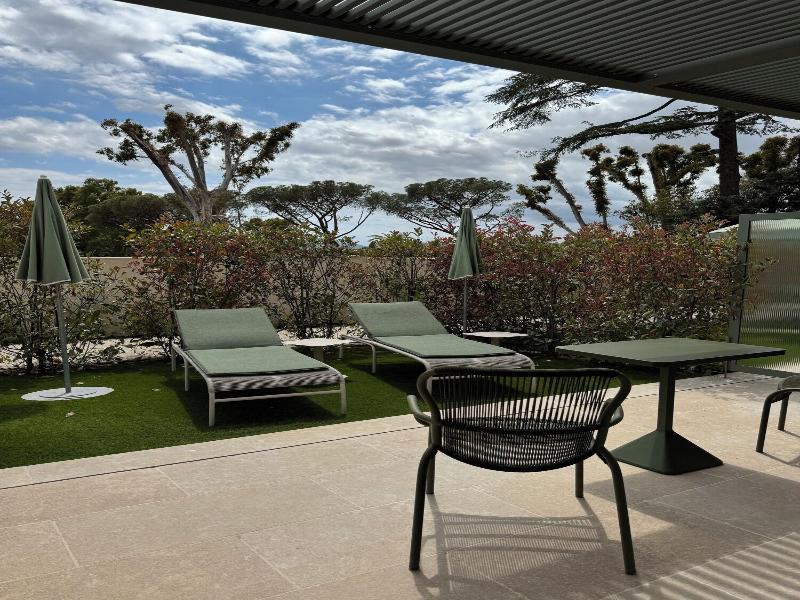 Hotel Chateau Rose image