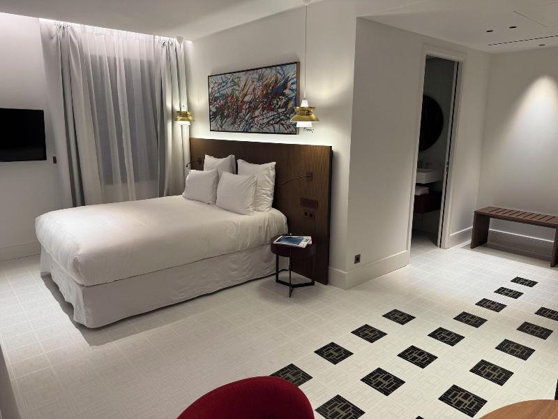 Hotel Chateau Rose image