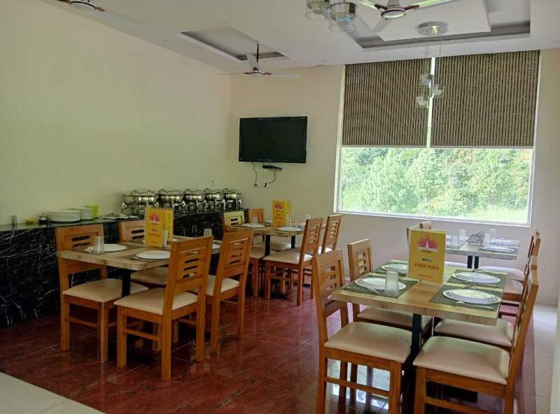 Sunny Pines Resort image