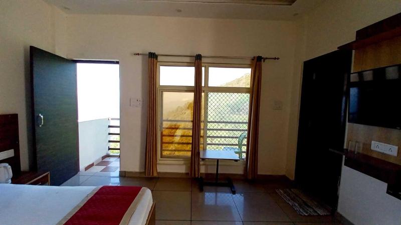 Sunny Pines Resort image
