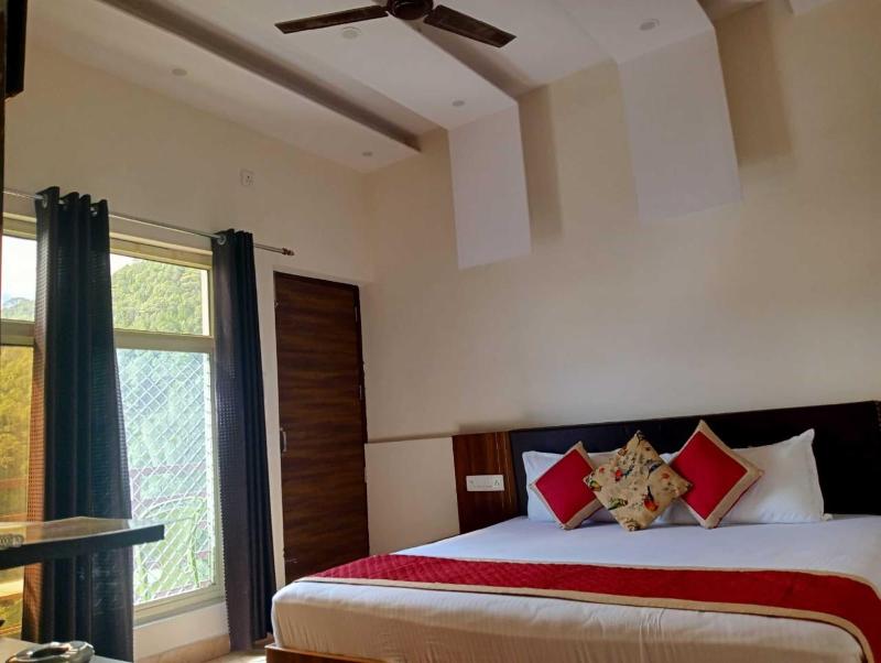 Sunny Pines Resort image