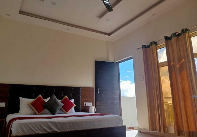 Sunny Pines Resort image