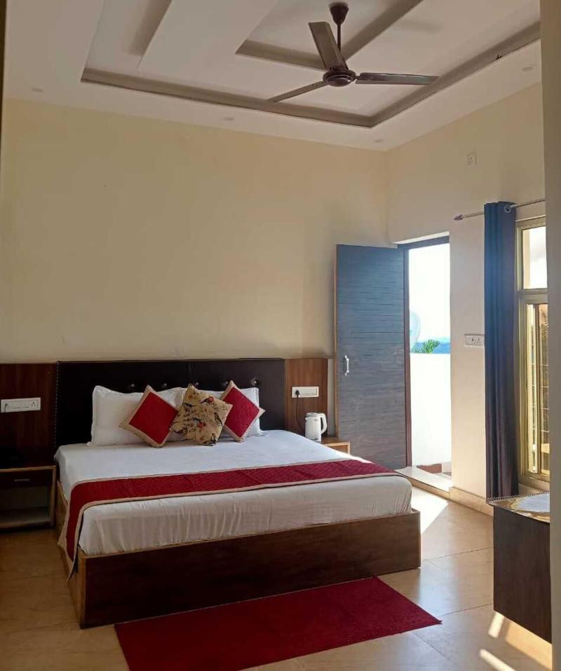 Sunny Pines Resort image