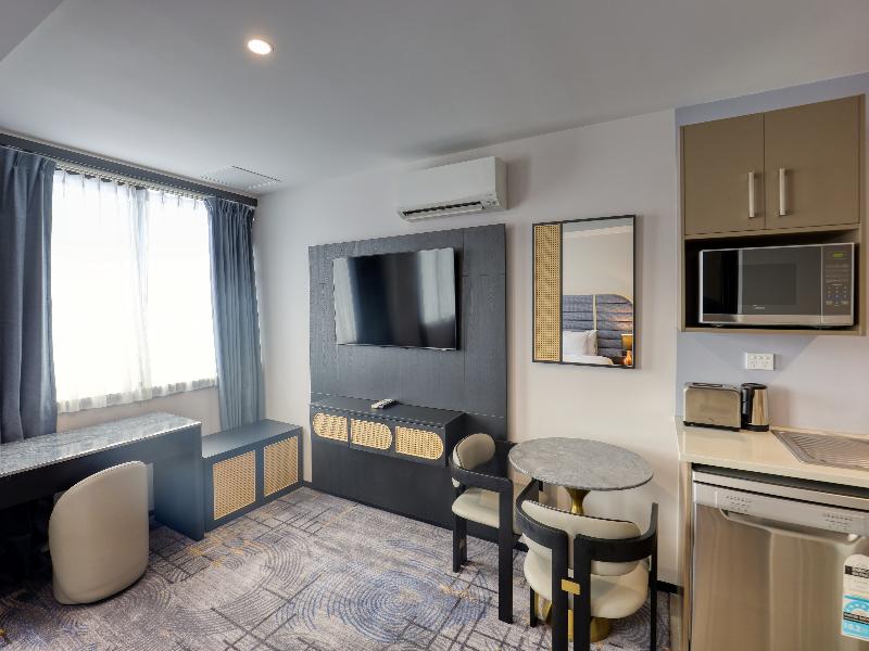Marsden Suites Albany image