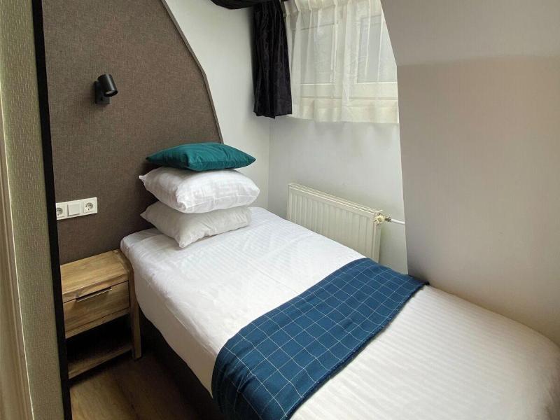Vondel Garden Hotel image