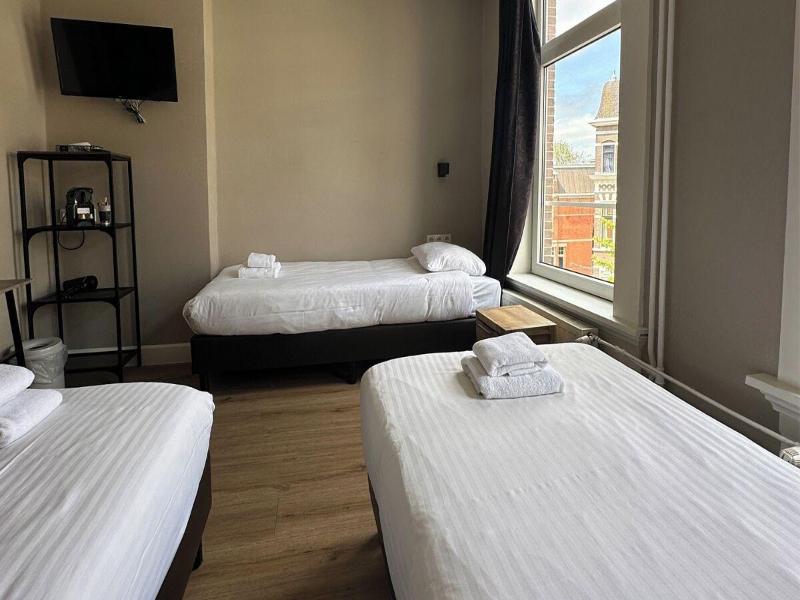 Vondel Garden Hotel image