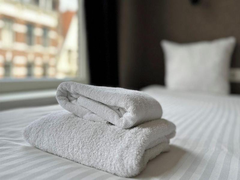 Vondel Garden Hotel image