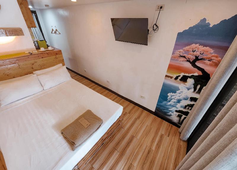 Kaliraya Surf Kamp Laguna image