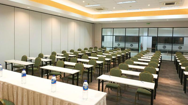 Tos Hotel & Convention Center Tangerang image