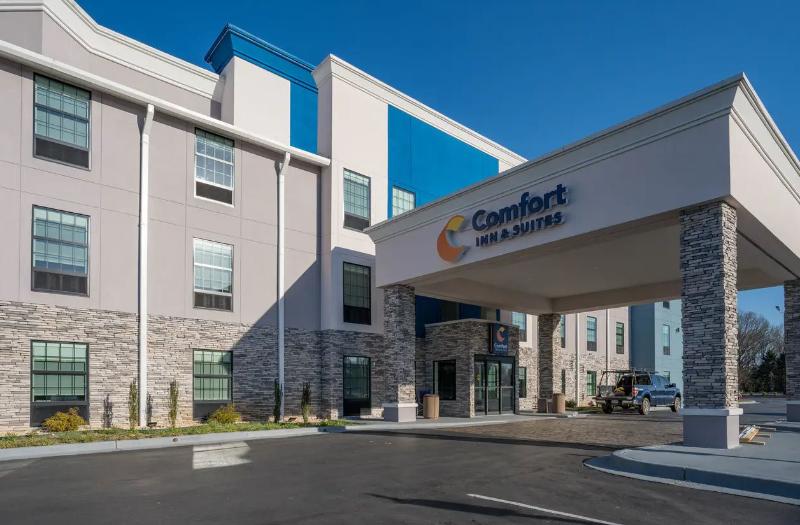 Comfort Inn & Suites River City Decatur
