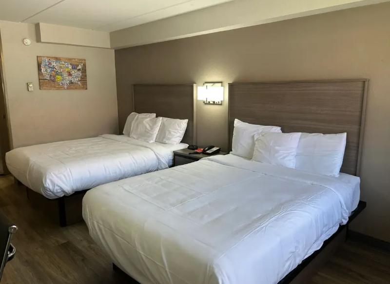 Econo Lodge Hickory image 3
