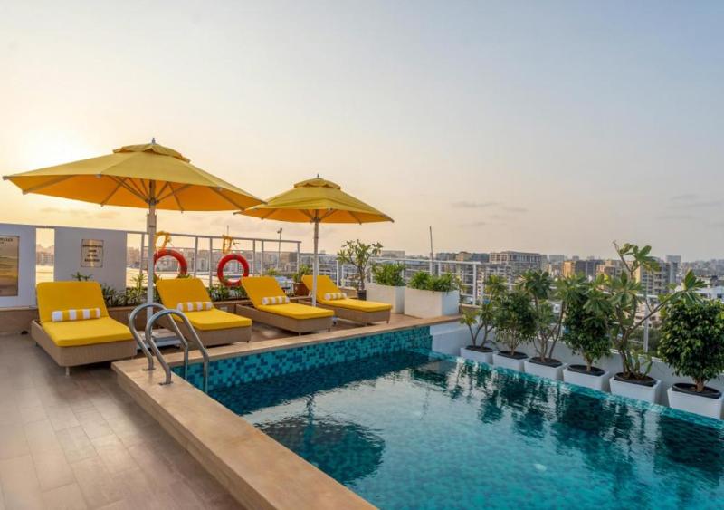 Bloom Hub WEH Andheri
