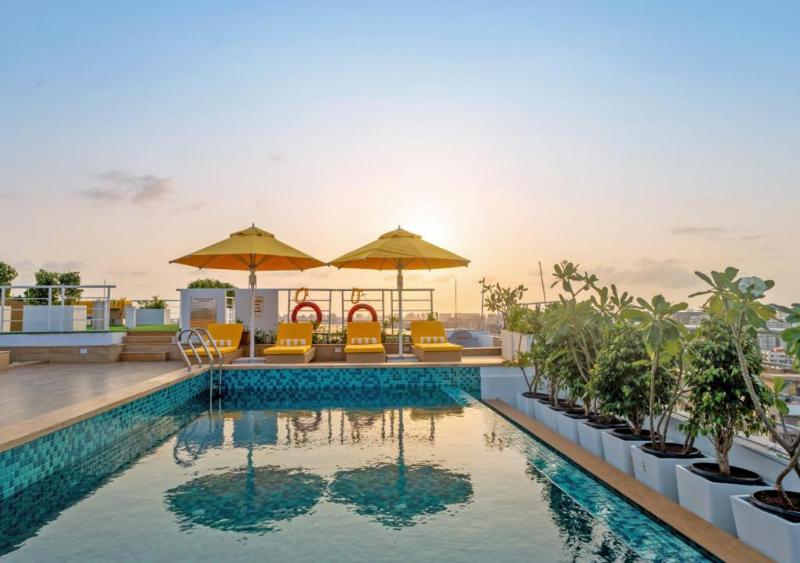 Bloom Hub WEH Andheri