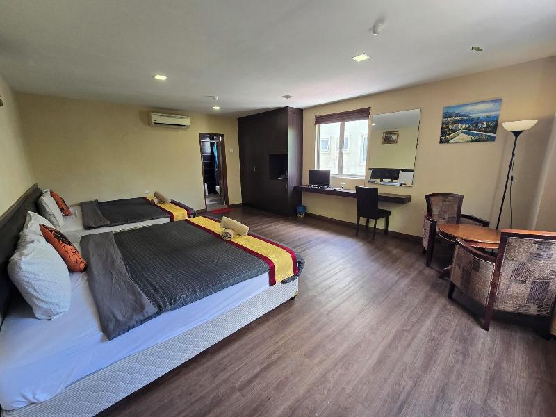 Fast Hotel Melaka By Zuzu image