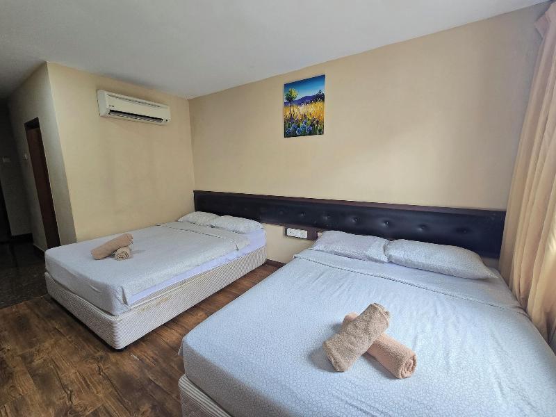 Fast Hotel Melaka By Zuzu image