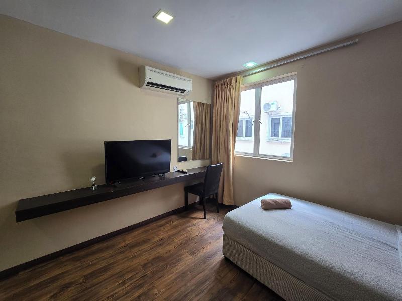 Fast Hotel Melaka By Zuzu image
