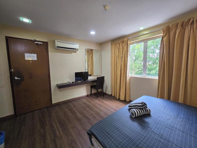 Fast Hotel Melaka By Zuzu image